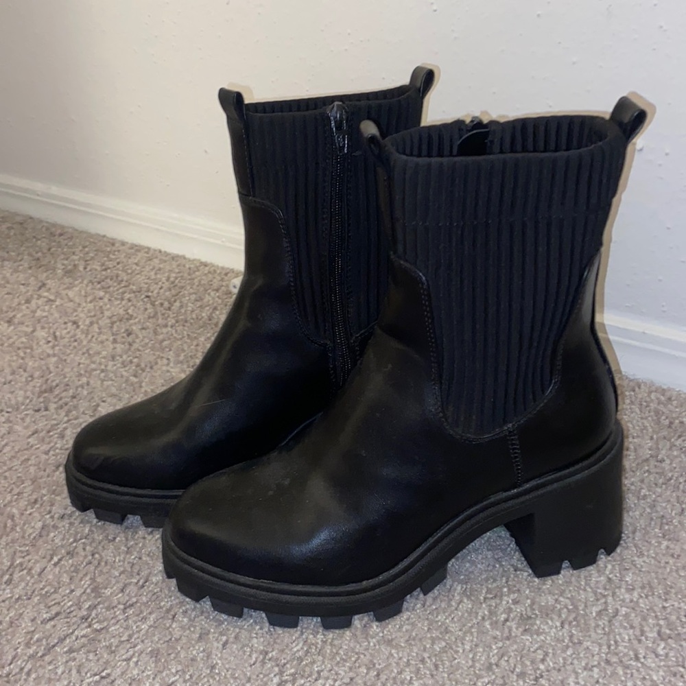 ANKLE BOOTS